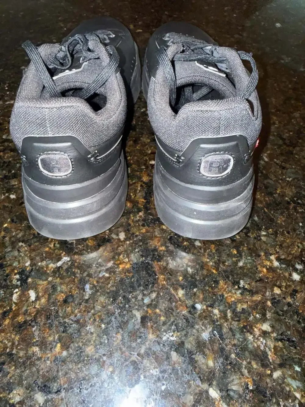 On The Roger Advantage Black Black Sneakers-8